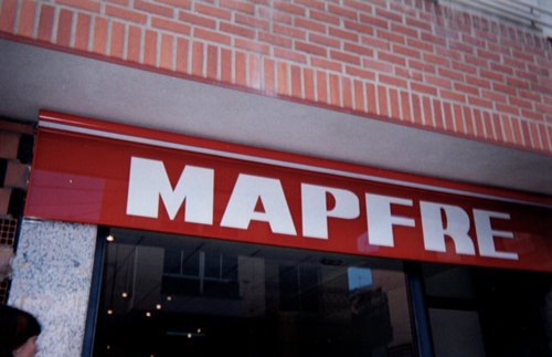 Luminaria de aseguradora