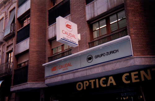 Luminaria de aseguradora