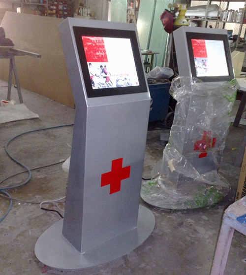 Monoito con pantallas