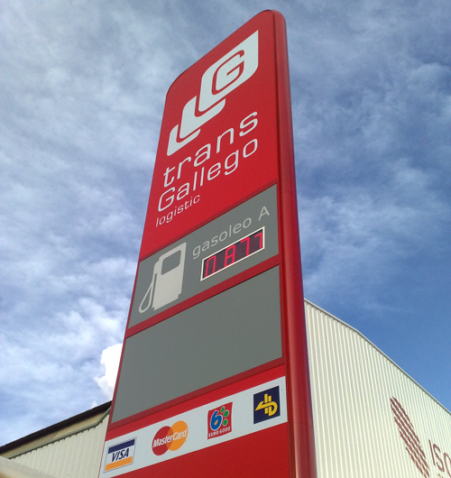 Monolito estacin de servicio